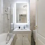 Le Victoria, Elegant T2 Au Bord Des Plages, Piscine, Sauna