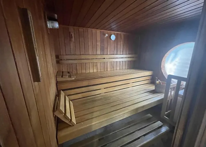 Le Victoria, Elegant T2 Au Bord Des Plages, Piscine, Sauna Menton