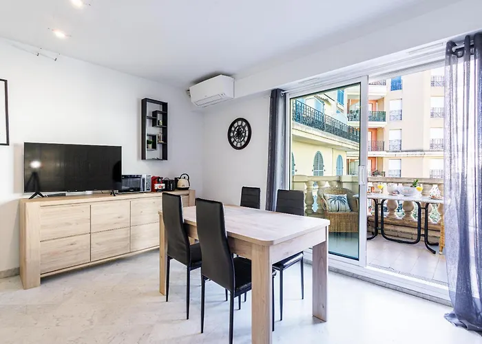 Le Victoria, Elegant T2 Au Bord Des Plages, Piscine, Sauna Menton